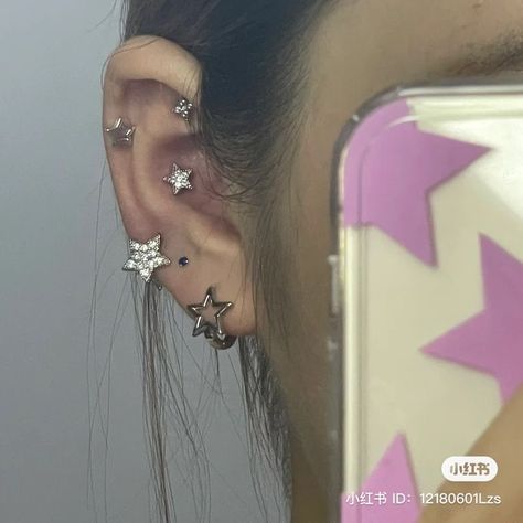 Stars Earrings, Cool Ear Piercings, Pretty Ear Piercings, Helix Hoop, Cool Piercings, Cute Ear Piercings, Cute Piercings, Jewelry Tattoo, Body Jewelry Piercing