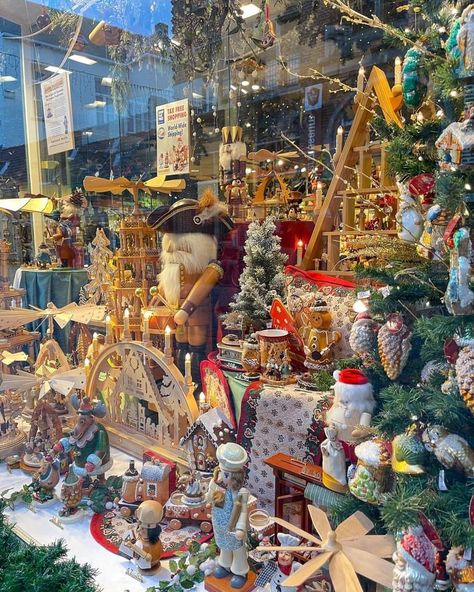 Ravenclaw Christmas, Christmas Toy Shop, Christmas Window Display, Christmas Villages, Toy Shop, Christmas Window, Shop Window, Christmas Village, Ravenclaw