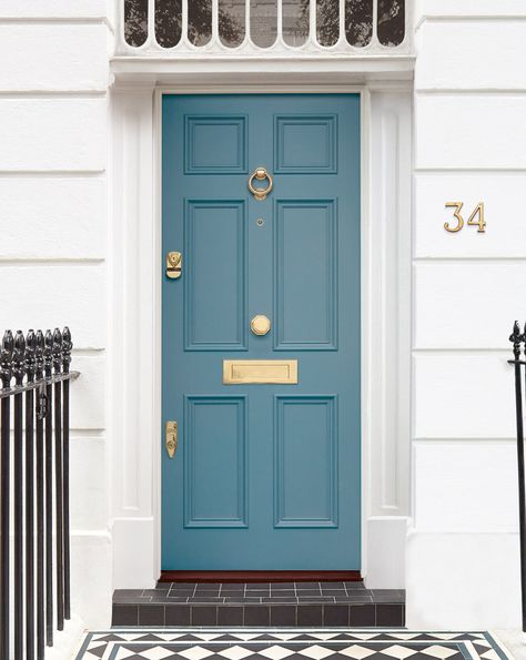 Colour Front Door Entrance, Unique Door Colors, Cornflower Blue Door, Coloured Front Doors, Cornflower Blue Front Door, Elegant Front Doors, London Front Door, Colourful Front Doors, Blue Doors Front Entrance