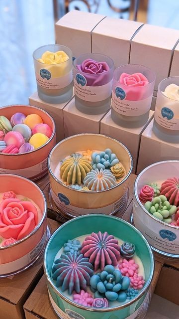 Diy Food Candles, Candle Bouquet, Candle Making Recipes, Fancy Candles, Diy Candles Homemade, Candle Party Favors, Soya Mumu, Homemade Scented Candles, Door Gift