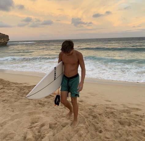 Hot Surfer Dudes, Beach Boy Aesthetic, Surfer Boy Aesthetic, Otis Williams, Surf Boy, Surfer Aesthetic, Joana Marcus, Surf Boys, Hot Surfers