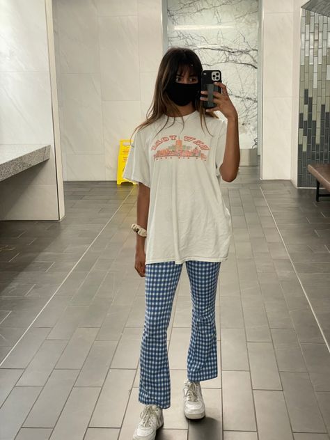 Checkered Pants Outfit Summer, Checkered Flare Pants Outfit, Blue Checkered Pants Outfit, Kick Flare Pants Outfit, Plaid Flare Pants Outfit, Flower Pants Outfit, White Cargo Pants Outfit, Checkered Pants Outfit, Flares Outfit