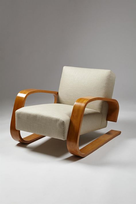 Alvar Aalto "400", Artek, Finland, 1936 Chair Design Modern, Furniture Design Chair, Pierre Jeanneret, Alvar Aalto, Steel Furniture, Cheap Furniture, Design Living Room, Furniture Arrangement, Classic Furniture