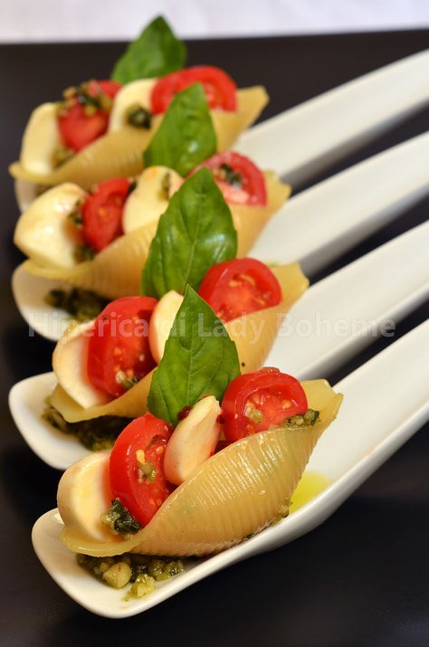 Pizza Ideas, Finger Food Appetizers, Stuffed Pasta Shells, Snacks Für Party, Party Food Appetizers, Food Platters, Food Presentation, Food Plating, Appetizers For Party