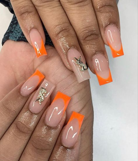 Orange Nails For Black Women, Shortie Fall Nails, Orange Baddie Nails Short, Orange Short Nails Ideas, Orange Nails Black Women, Orange Nails Acrylic, Prom 2k23, Carnival Nails, Orange Acrylic Nails