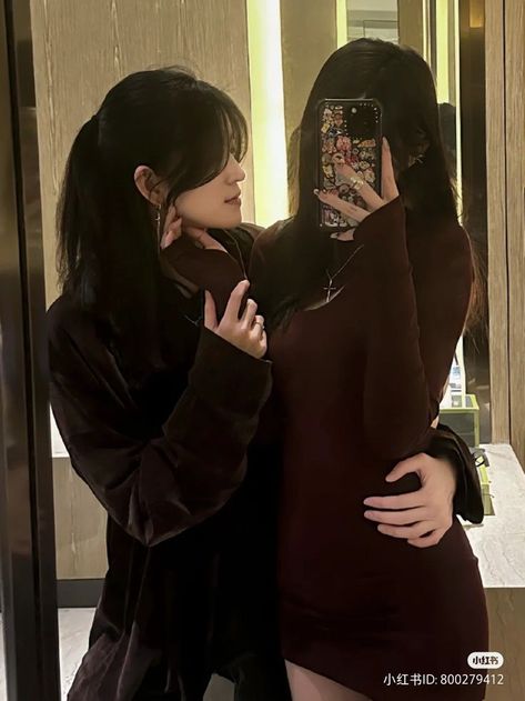 Woman Loving Woman, Girlfriend Goals, Girl Couple, Couples Vibe, Korean Couple, الرسومات اللطيفة, Couple Posing, Ulzzang Girl, Couple Goals