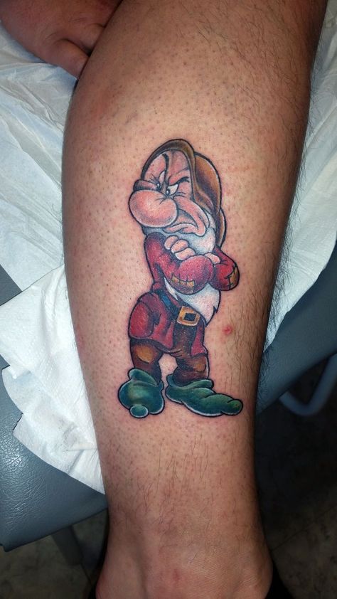 Grumpy Tattoo, Snow White Tattoos, Golf Tattoo, Japanese Tattoos For Men, Graffiti Cartoons, Cartoon Tattoos, White Tattoo, Sleeve Tattoos For Women, Disney Tattoos