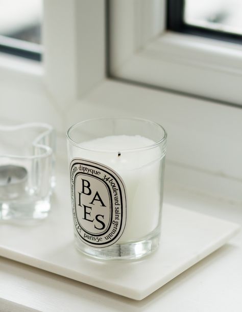 Baies Candles, Diptyque Aesthetic, Dyptique Candles, Diptique Candle, Diptyque Baies, Insta Background, Diptyque Candles Decor, Bathroom Candles Decor, Baies Candle