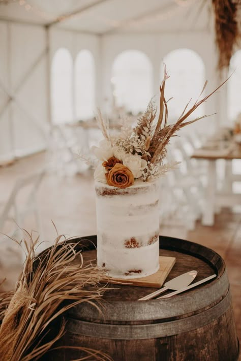 Winter Boho Wedding, Western Wedding Cake, Wedding Cake Display Table, Western Wedding Cakes, Western Bridal Showers, Cake Display Table, Rose Bar, Boho Wedding Cake, Ceremony Chairs