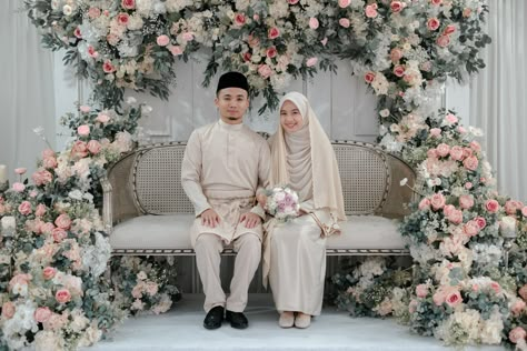 Engagement Preparation, Pelamin Rumah, Dekor Nikahan, Engagement Background, Decor Lamaran, Dekor Akad, Pelamin Nikah, Bride Things, Engagement Backdrop