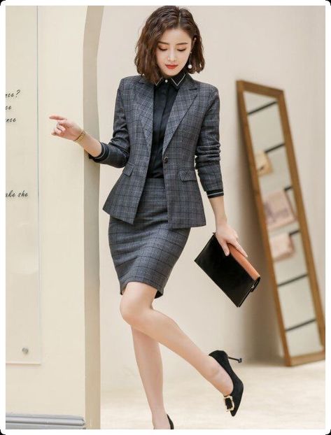 Womens Suits Business Power Dressing, Suits Business, Chic Office Wear, Stylish Office Wear, Business Dress Women, Business Skirt, Womens Suits, Womens Suits Business, Stylish Office