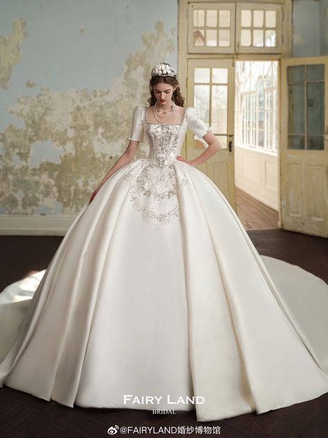 Princess Dress Fairytale Royal, Wedding Dress Princess Ballgown, Princess Dress Fairytale, Wedding Dress Princess, Korean Wedding Dress, Princess Ballgown, Dragon 2024, Extravagant Wedding Dresses, Dreamy Gowns