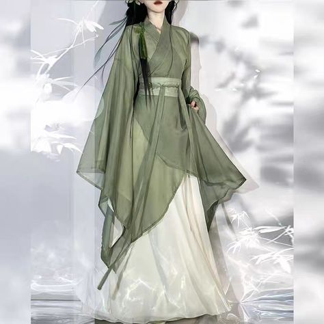 Warrior Princess Outfit, Traditional Chinese Empress Dress, Chinese Prom Dress, Green Hanfu, Hanfu Fairy Dress, Chinese Hanfu Aesthetic, Hanfu Fantasy Chinese Clothing, Chinese Hanfu Princesses, Asian Style Dress