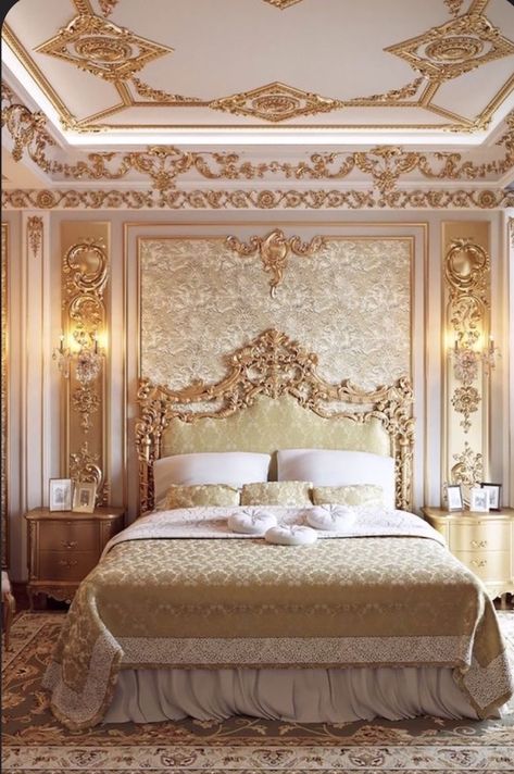 Golden Room Aesthetic Royal, Castle Bedroom Aesthetic Medieval, Yellow Castle Bedroom, Royal Bedroom Fantasy Art, Gold Palace Aesthetic, Classic Hall, Royal Bedroom Design, Rococo Interior, Castle Bedroom