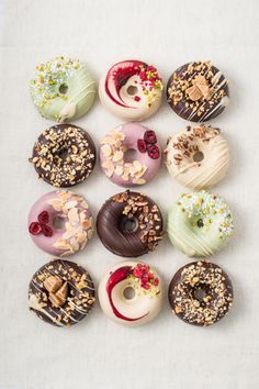 Doughnut Toppings Ideas, Mini Donuts Business, Fancy Doughnut, Donut Flavors Ideas, Gourmet Donuts Ideas, Vegan Donuts Baked, Mini Donuts Ideas, Vegan Gluten Free Donuts, Gluten Free Donuts Baked