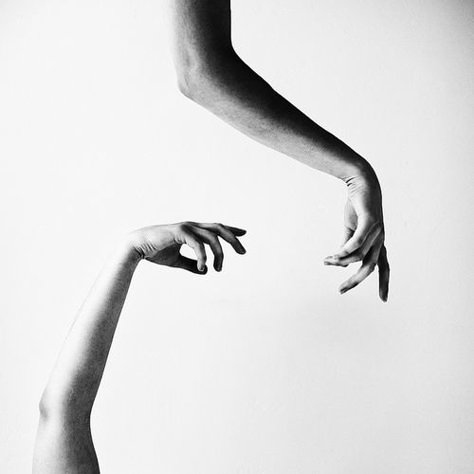 weissesrauschen:    split decision by Kayla Varley on Flickr. Hand Photography, Body Photography, Hand Reference, Foto Art, Art And Illustration, White Photo, Art Plastique, White Photography, Black And White Photography