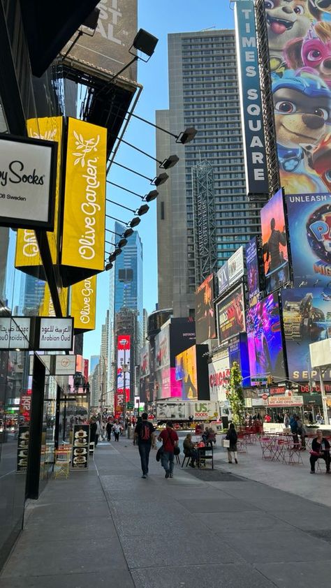 New York Ig Stories, Nyc City Aesthetic, Nyc In Winter, New York City Shopping, New York Tourist, Foto New York, New York Sightseeing, Time Square New York, New York View