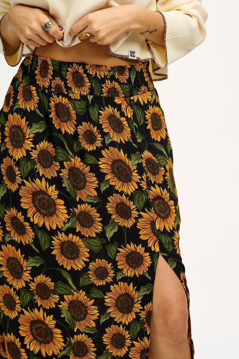 Sunflower Skirt Outfit, Sunflower Skirt, Cute Maxi Skirts, Lucy Yak, Lucy And Yak, Hair Socks, Dungarees Shorts, Midi Length Skirts, Sunflower Print