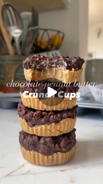 Alyssa Rimmer | Simply Quinoa on Instagram: "CHOCOLATE PEANUT BUTTER CRUNCH CUPS 👏🍫🥜 follow @simplyquinoa for more healthy sweets!

Welcome back to Ep 2 of Better for You Sweets! Today’s recipe tastes like a combo between a Reese’s and Crunch Bar — but with wholesome ingredients 😍 we go through these so quickly in my house!

HOW TO MAKE ⬇️
1 cup peanut butter
1/4 cup maple syrup
2-4 tbsp coconut flour
1 1/2 cups chocolate chips
1 tbsp coconut oil
1 1/4 cup crispy rice cereal

Mix together the peanut butter, syrup and coconut flour. Start with 2 tbsp and stir in one tablespoon more at a time until you have a thick “dough” that you can pinch between your fingers.
Add the coconut oil to a microwave safe bowl with the chocolate chips and heat at 30 second intervals until the chocolate is m Chocolate Peanut Butter Crunch Cups, Chocolate Protein Crunch Cups, Quinoa Chocolate, Butter Syrup, Cereal Mix, Butter Crunch, Peanut Butter Crunch, Simply Quinoa, Crunch Bar