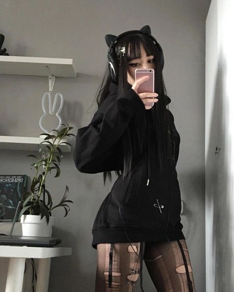 Ripped Tights Outfit, Grunge Style Aesthetic, Welcome To Instagram, Ripped Tights, Egirl Outfits, The Ray, My Mood, Alt Fashion, Style Aesthetic