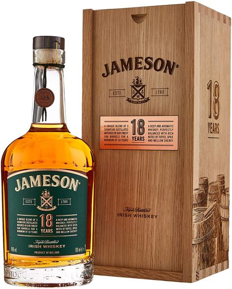 Whiskey Packaging, Whisky Packaging, Whisky Club, Wooden Packaging, Whiskey Label, Jameson Irish Whiskey, Whisky Bottle, Cardio Equipment, Single Malt Whisky