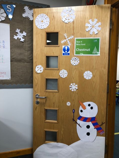 Snowman Blowing Snowflakes, Snowman Classroom Door, Classroom Christmas Door, Winter Classroom Door, Classroom Christmas, School Doors, Preschool Christmas Crafts, Door Decorations Classroom, Preschool Christmas