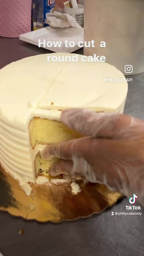 Here's a better way to cut a round birthday cake. We've been butchering them for yearsss 😂 #phillycakelady #cakes #phillybakery #desertlife #baker... | By 4 Every Occasion Cakes & Cupcakes - Phillycakelady Round Birthday Cakes, Circle Cake, 10 Inch Cake, Round Wedding Cakes, Cake Hacks, Cake Baking Recipes, Bridal Shower Cakes, Cake Sizes, Birthday Cake Recipe