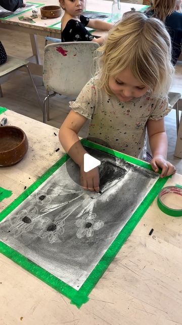 Drawing Lessons For Kindergarten, Preschool Art Class Ideas, Drawing Ideas For Preschoolers, Kindergarten Drawing Lesson, Eyfs Art Activities Ideas, Art Show Projects, Kinder Art Projects, First Grade Drawing, Sensory Art Activities