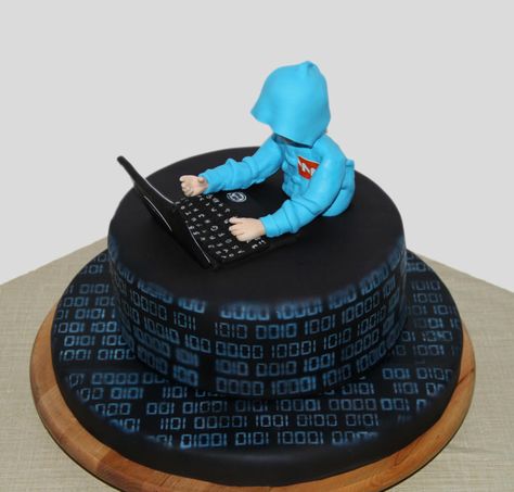 Cyber warrior cake - Cake by yael Computer Cake, Science Cake, Father's Day Cake, Cake For Boyfriend, 25th Birthday Cakes, Buttercream Fondant, Birthday Cakes For Teens, Fathers Day Cake, Elegant Birthday Cakes