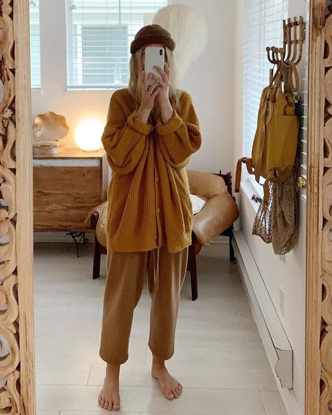 comfy two piece set cozy outfit stay home chill comfortable cute soft loungewear, sloungewear comfy chic sweats sweater girly warm look Surfergirl Style, Mode Hippie, Estilo Hippie, Neue Outfits, Comfy Chic, Cozy Outfit, Hippie Outfits, Looks Style, Mode Inspiration