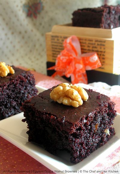 THE CHEF and HER KITCHEN: Eggless Cocoa Walnut Brownies....and my 200th Post!! Brownie Eggless, Brownies Eggless, Walnut Brownie Recipe, Eggless Brownie Recipe, Baking Brownies, Exotic Recipes, Egg Free Cakes, Eggless Cakes, Eggless Chocolate Cake