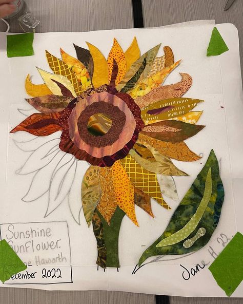 Applique Sunflower Pattern, Sunflower Quilts Ideas, Collage Quilts Free Pattern, Sunflower Collage, Sunflower Applique, Collage Quilting, Sunflower Quilt, Sunflower Quilts, Floral Collage