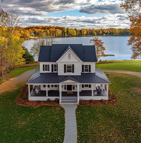 Farmhouse Inspo Exterior, White House With Wrap Around Porch, Country Aesthetic House, Houses On Land, Country House Outside, North Carolina Houses, Country Style House, Two Story House, Farm Houseplans