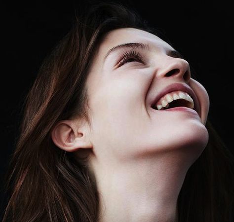 Woman's face smiling looking up - interesting angle Smile Angles Reference, Difficult Head Angles, Drawing Of Woman Face, Person Looking Up Reference From Below, Difficult Angles Reference, Face Extreme Angles, Faces Looking Up, Extreme Head Angles, Facing Upwards Reference