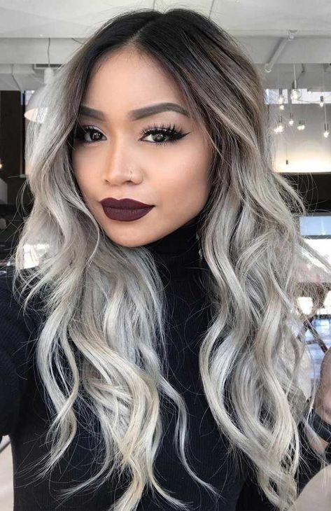 Looking for a change in this fall? it’s time to head to the salon and hit the refresh button. We have rounded up the... Grey Hairstyles, Hairstyles Balayage, Grey Ombre Hair, Brown Ombre Hair, Ombre Hair Blonde, Balayage Ombre, Ash Blonde Hair, Platinum Hair, Ombré Hair