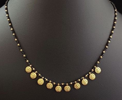 Small Black Beads Chain Gold, Jewellery Remodelling, Matte Gold Jewelry, Pretty Gold Necklaces, Simple Beaded Necklaces, Black Stone Earrings, Neck Pieces Jewelry, Black Beads Mangalsutra Design, New Gold Jewellery Designs