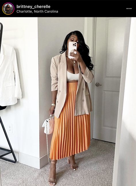 Pleated Orange Skirt Outfit, Long Skirt Outfits Professional, Shirt And Midi Skirt Outfit, Blazer And Pleated Skirt Outfit, Long Orange Skirt Outfit, Orange Pleated Skirt Outfit, Blazer And Skirt Outfits, Orange Skirt Outfit, Orange Pleated Skirt