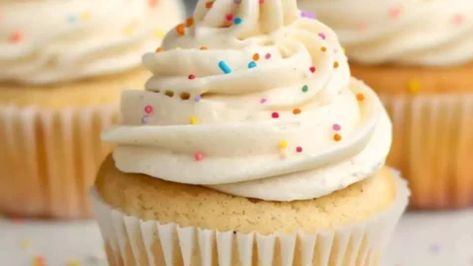 Crisco Frosting With Granulated Sugar Recipe – Hungarian Chef Crisco Buttercream Frosting, Buttercream Frosting With Crisco, Frosting Crisco, Crisco Frosting Recipe, Buttercream With Crisco And Butter, Frosting With Granulated Sugar, Frosting Made With Crisco Shortening, Crisco Frosting, Cooking Games