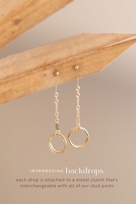 Minimalist Backdrop earrings by Hello Adorn for every day of the week. Dangling chains that come with teeny tiny ball studs but that can also be mixed and matched with Hello Adorn's other studs. From dainty chains to chunky, there's a style for every day of the week. Ear Pierce, Horseshoe Earrings, Minimalist Earring, Ear Party, Triangle Studs, Earring Handmade, Handmade Wire Jewelry, Jewelry Photography, Jewelry Inspo