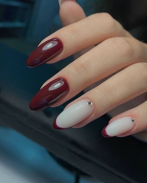 Burgundy Fall Nails 25 Ideas: Elevate Your Autumn Style Maroon And White Nails Design, Maroon Color Nails, White And Burgundy Nails, Maroon And White Nails, Maroon French Tip Nails, Burgundy Fall Nails, Nails Maroon, Fall Nails Ideas, Subtle Nail Art