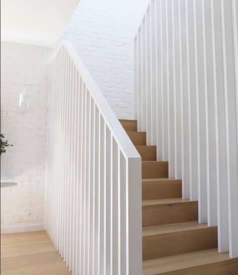 Gallery | Be Inspired by Budget Stairs | Sydney Modern Wood Staircase, Beach House Staircase, Handrail Modern, Scandinavian Stairs, Gallery Staircase, Timber Balustrade, Stairs Rails, Modern Staircase Railing, Timber Handrail