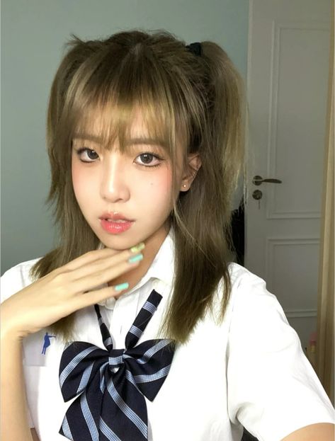 2 Ponytails With Bangs, Short Pigtails With Bangs, Bangs Pigtails, Pigtails With Bangs, Kawaii Hairstyles Short, Short Hair Ponytail, Short Ponytail, Hairstyles Pigtails, Colored Hair Tips