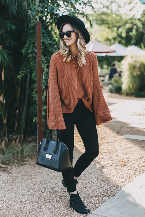 Boho Outfits Autumn, Boho Sweater Outfit, Fall Orange Outfits, Orange Sweater Outfit Fall Looks, Burnt Orange Cardigan Outfit Fall, Orange Oversized Sweater Outfit, Fall Bohemian Black Sweater, Fall Bohemian High-waist Jeans, Boho Jeans Outfit