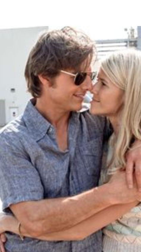 Barry seal Sarah Wright Olsen, Barry Seal, High School Yearbook Photos, Older Actresses, Tom Cruise Movies, Katie Holmes, About Time Movie, Tom Cruise, Cultura Pop