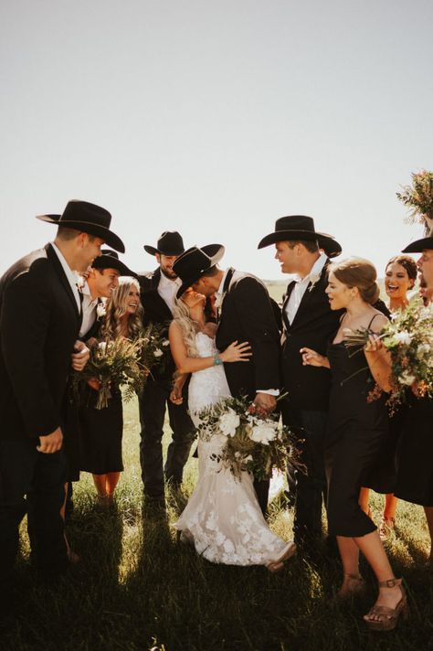 Black Rustic Wedding Table Decor, Western Black Bridesmaid Dresses, Western Groomsmen Photos, Western Wedding Magazine, Country Wedding Black, Black And White Western Wedding, Black Western Wedding, Classy Country Wedding, Western Groomsmen