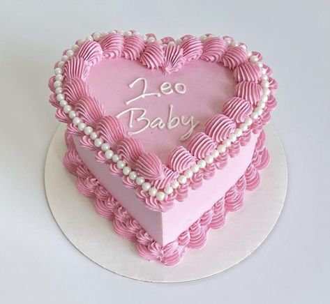 Hart Cake Designs Birthday, Hart Shape Cake Designs, Pink Heart Bday Cake, Pink Love Heart Cake, Hart Cake, Baby Birthday Cake, Heart Cake Design, Girly Birthday Cakes, Heart Birthday Cake