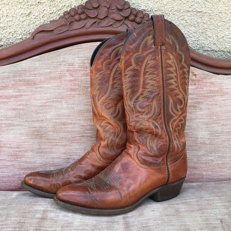 Cowboy Boots Aesthetic, Texas Aesthetic, Chic Cowgirl, Cowboy Aesthetic, Tennessee Whiskey, Cowgirl Chic, Western Chic, Country Side, Vintage Cowboy