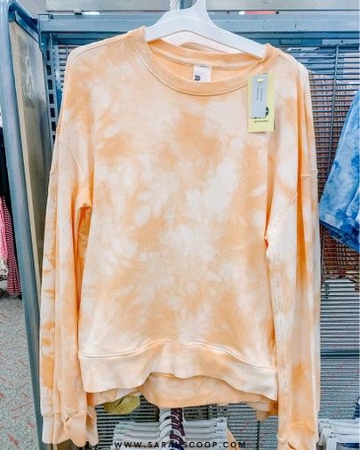 Spend a cozy day with this tie dye crew neck sweatshirt! #shopthepost #targetaddict #targetmademedoit #targetdeals #targetdoesitagain #targetlife #targetlove #shopthelook #shopwithus #targetclothes #targetfashion Tie Dye Loungewear, Unique Tie Dye, Tie Dye Crewneck Sweatshirts, Yellow Tie Dye, White Crewneck Sweatshirt, Black Crewneck Sweatshirt, How To Tie Dye, Yellow Tie, Dye Sweatshirt