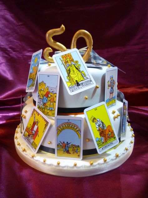 Tarot Card Cake, 30th Ideas, Tarot Significado, Special Cake, Pretty Cakes, Cake Inspiration, Christmas Cake, Tarot Card, Themed Cakes