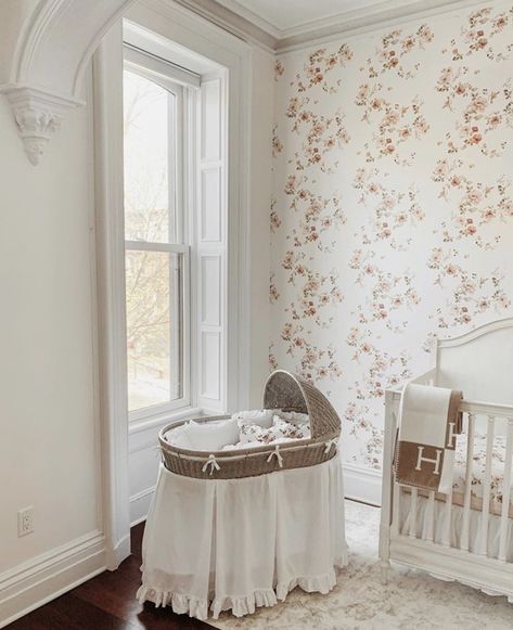 Baby’s nursery Marie Antoinette Nursery, Classy Nursery, European Nursery, Garden Nursery Theme, French Country Nursery, Parisian Nursery, Timeless Nursery, Country Nursery, Parisian Garden